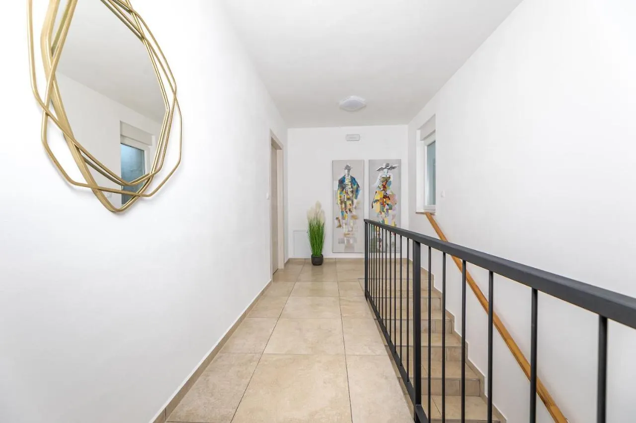 Vila Petra With Sea View ريسيكا فيلة