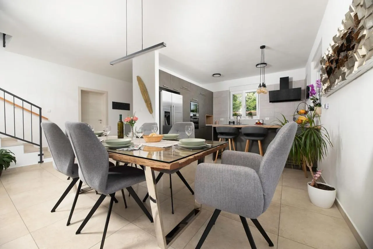 Vila Petra With Sea View Risika Βίλα