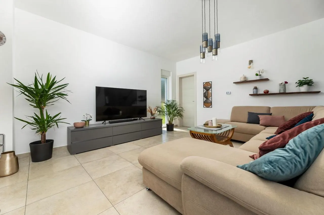 Vila Petra With Sea View Risika