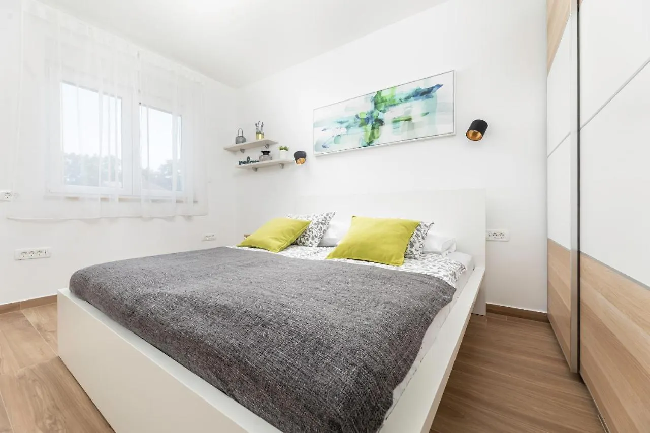 Vila Petra With Sea View Risika