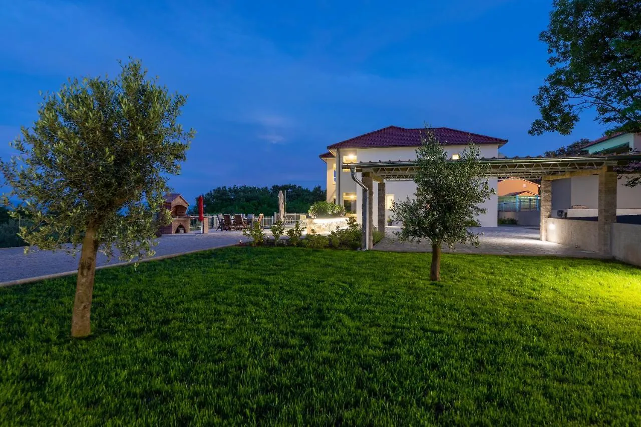 Vila Petra With Sea View Risika 0*,